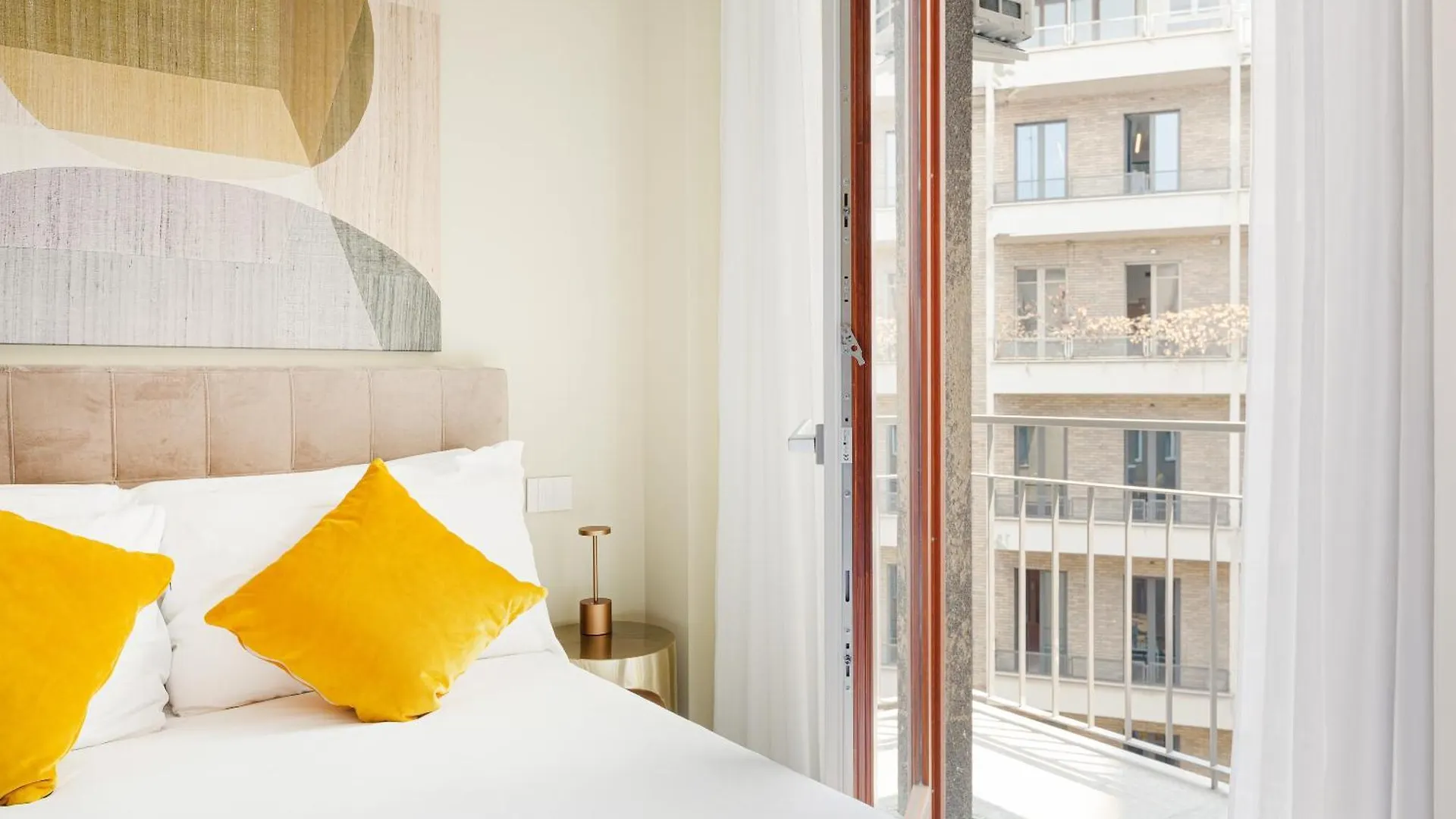 Heart Milan Apartments Duomo District