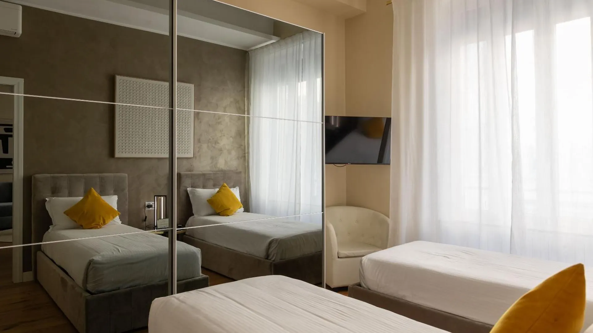 Heart Milan Apartments Duomo District 0*,  Италия