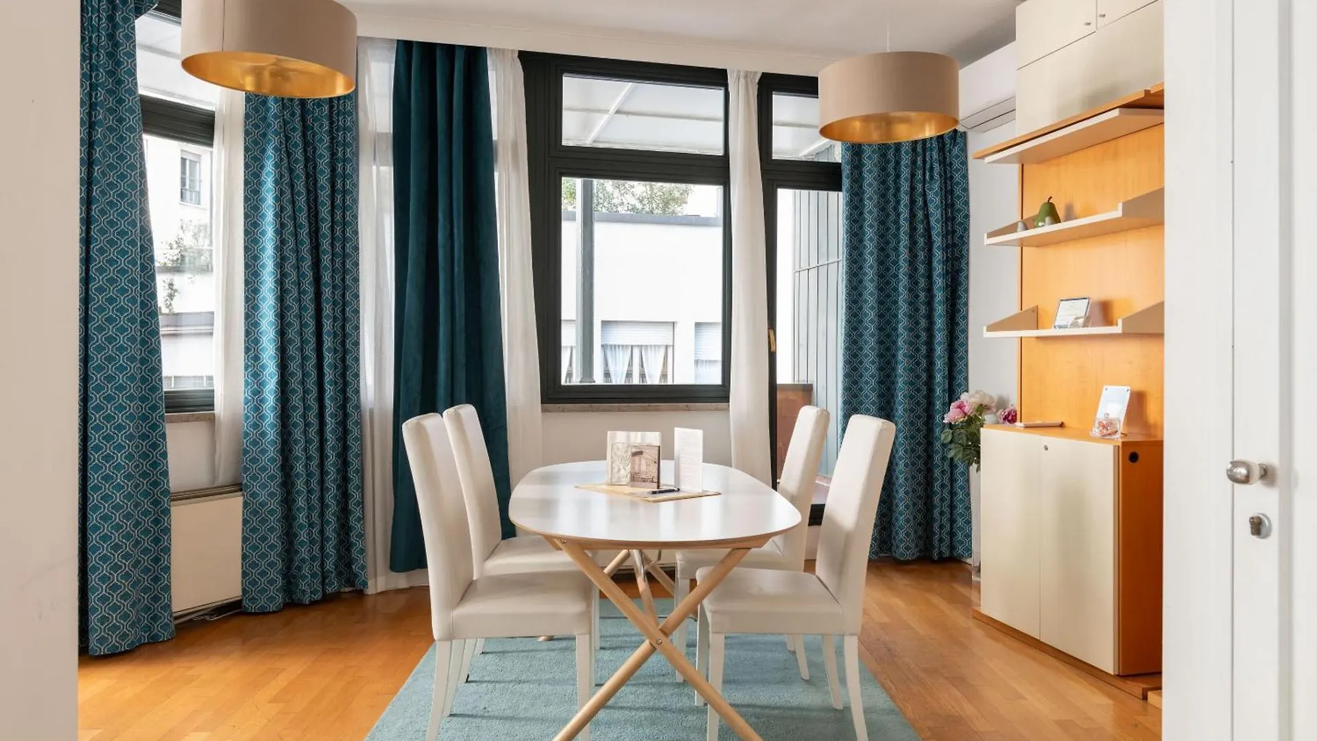 Heart Milan Apartments Duomo District Италия