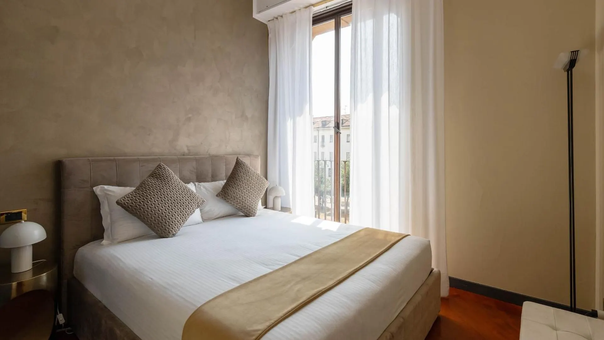 Heart Milan Apartments Duomo District